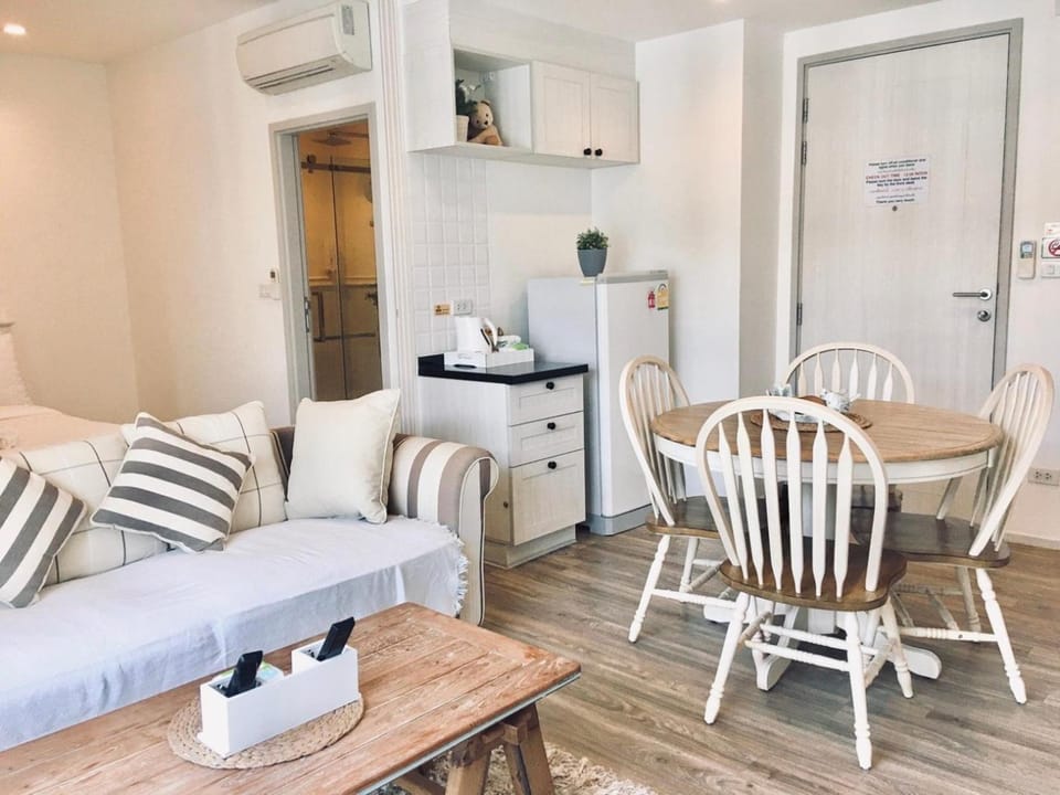 Summer Huahin Condo612,Near beach&Cicada,Beautiful swimming pool Apartment in Nong Kae