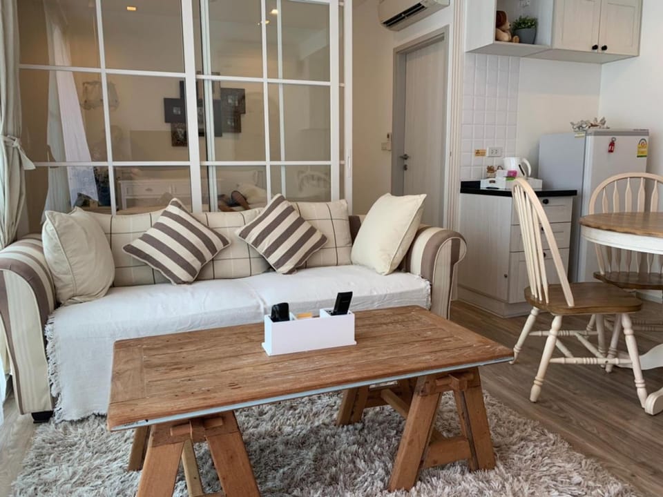 Summer Huahin Condo612,Near beach&Cicada,Beautiful swimming pool Apartment in Nong Kae
