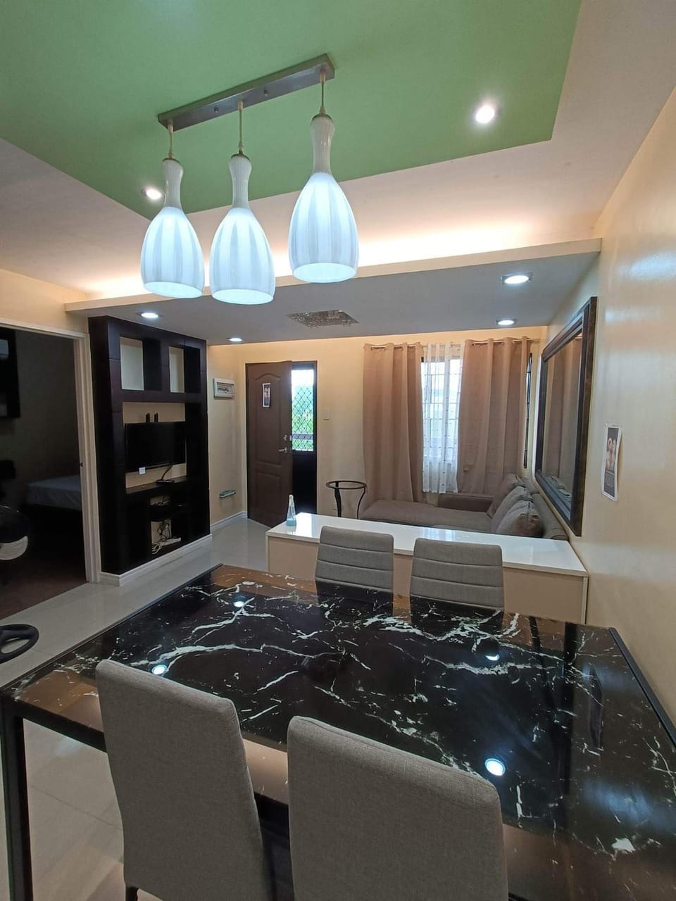 Alles in One Oasis Condo beside SM Mall Apartment in Davao City