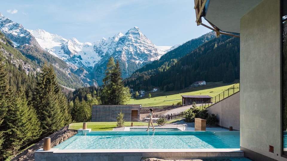 Pool view, Swimming pool