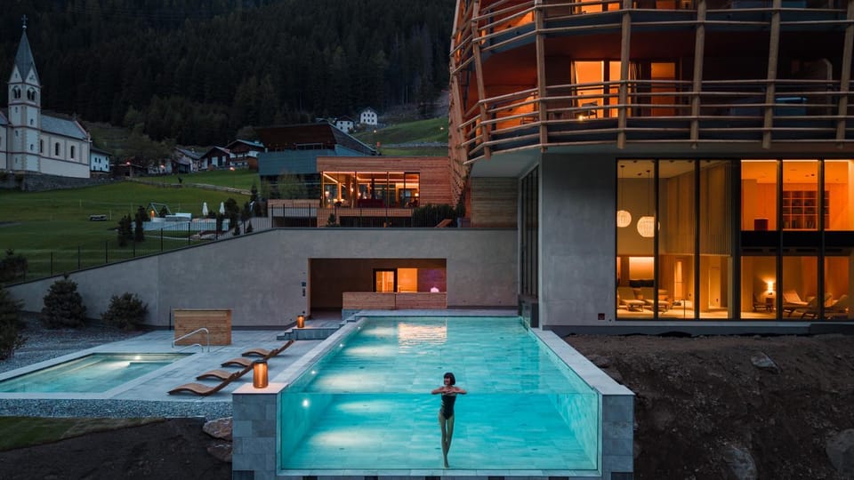 Property building, Swimming pool