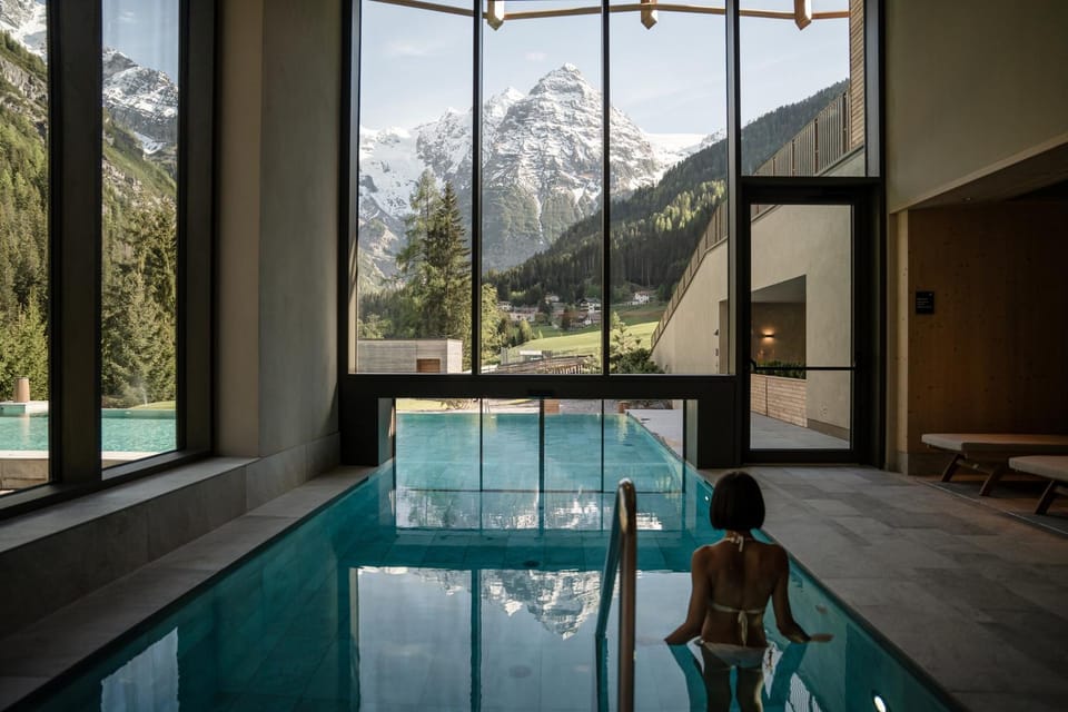 Property building, Swimming pool