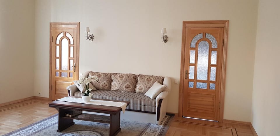 Living room, Decorative detail, Seating area