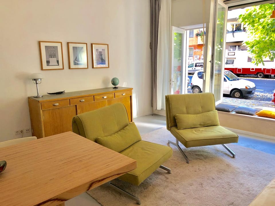 Ladenwohnung in Kreuzberg mit Parkplatz in einer Tiefgarage Apartment in Berlin