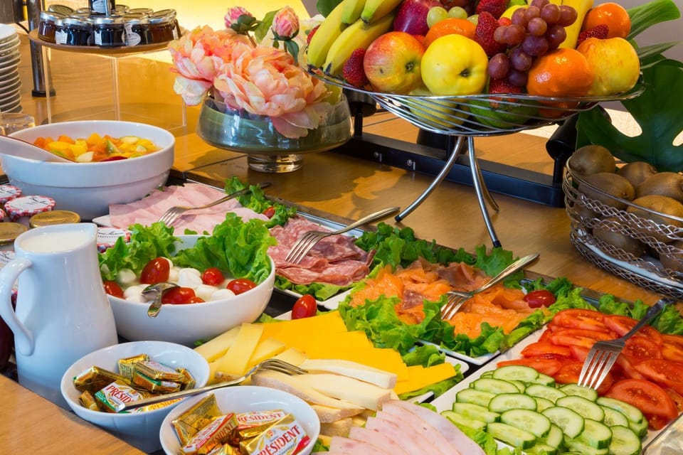 Breakfast, Buffet breakfast