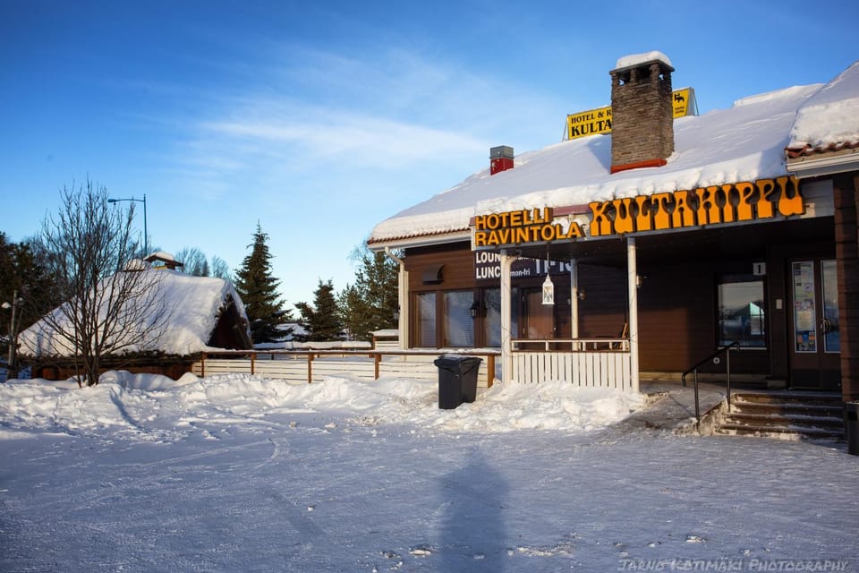 Property building, Restaurant/places to eat, Day, Lobby or reception