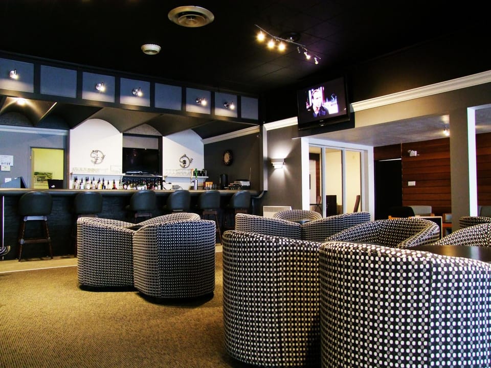 Lounge or bar