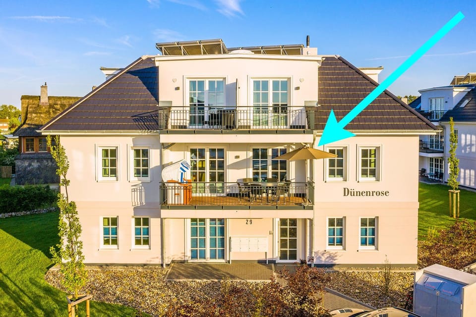 Property building, Facade/entrance, Bird's eye view