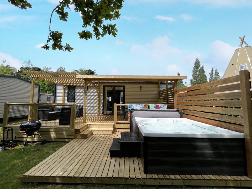 Patio, BBQ facilities, View (from property/room), Living room, Spa and wellness centre/facilities