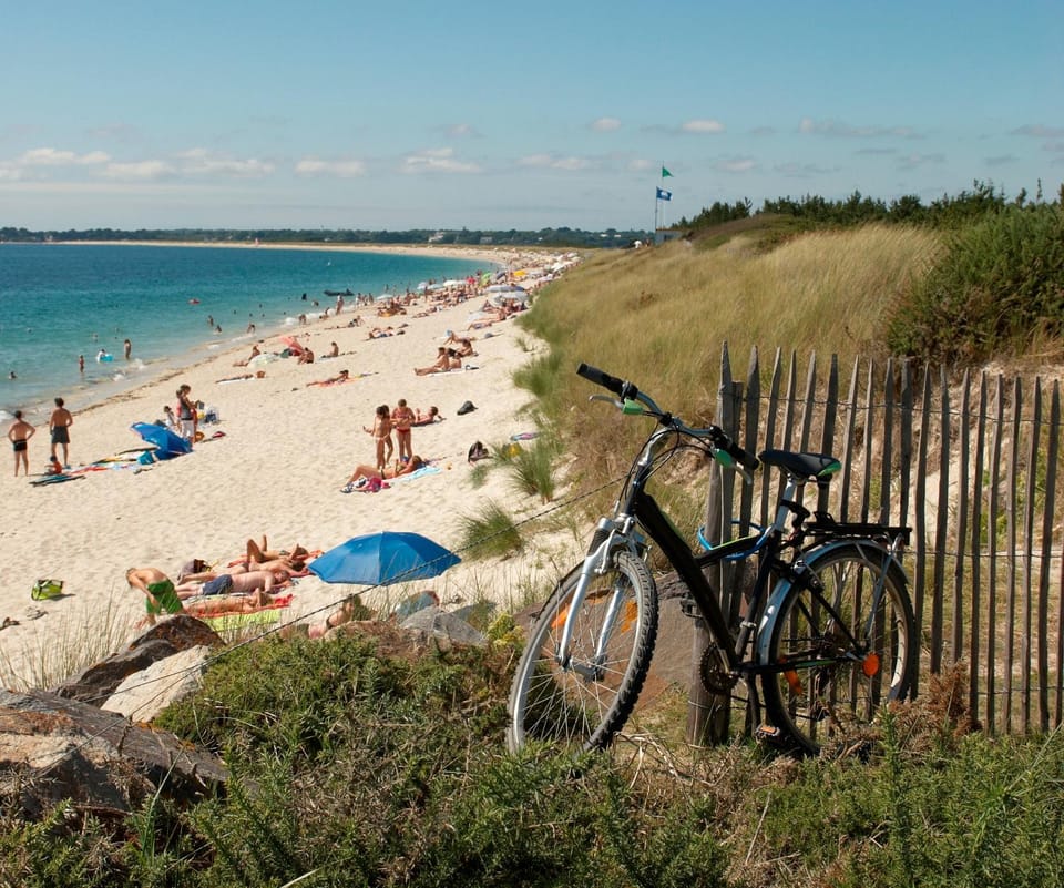 Nearby landmark, Neighbourhood, Natural landscape, Beach