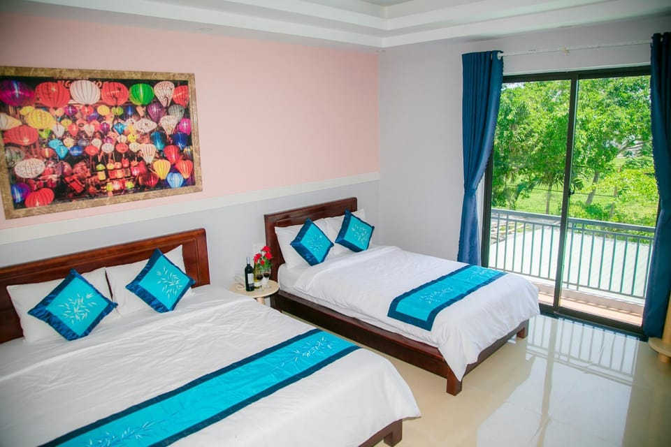 Bed, TV and multimedia, Balcony/Terrace, Quiet street view