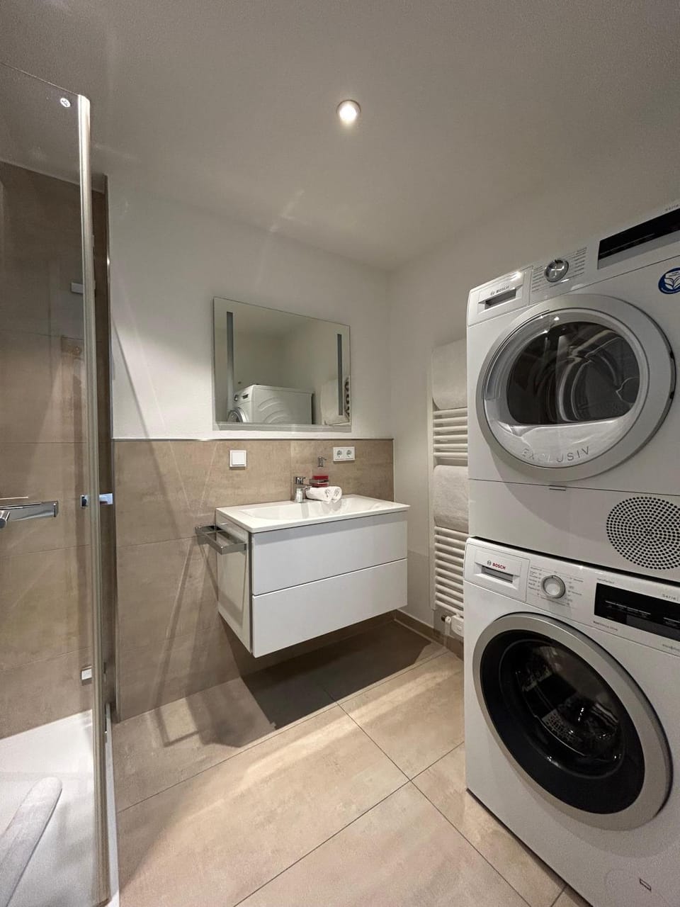 Shower, Bathroom, washing machine, dryer