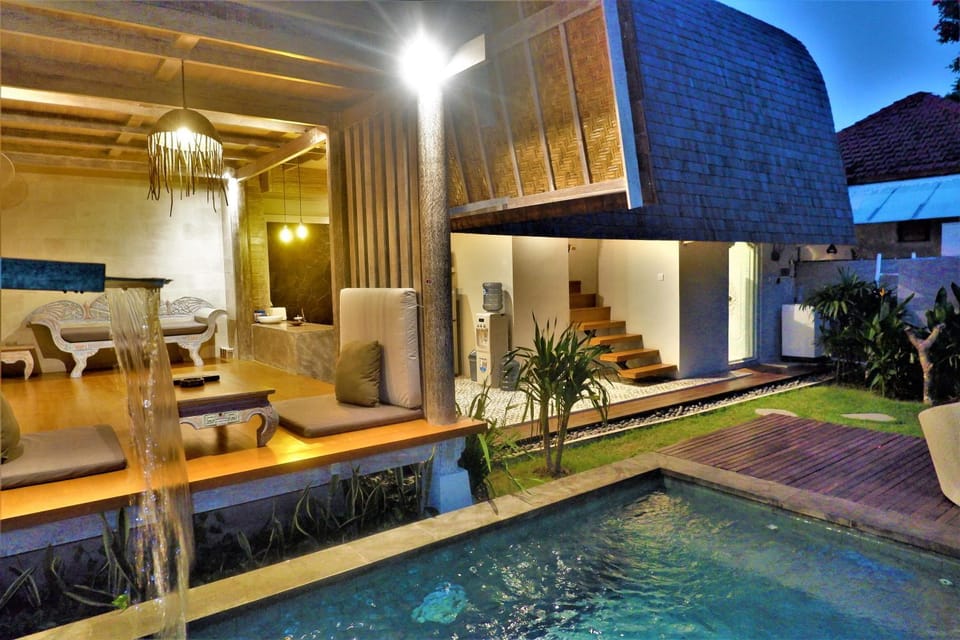 Garden, Living room, Swimming pool, Swimming pool