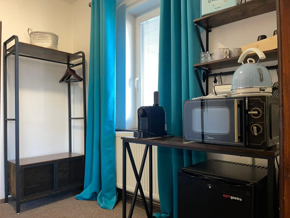minibar, toaster, wardrobe