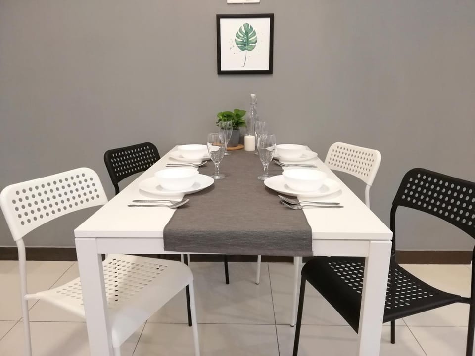 Seating area, Dining area