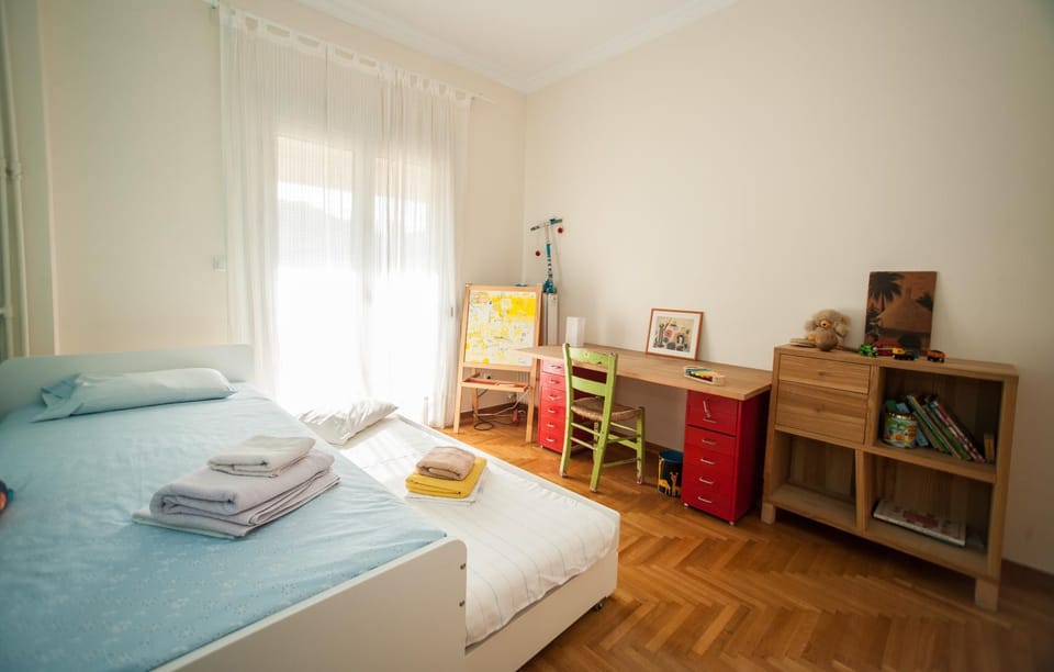 2 BEDROOM APARTMENT AT THE HISTORICAL CENTER, VIEW TO ACROPOLIS Apartment in Athens
