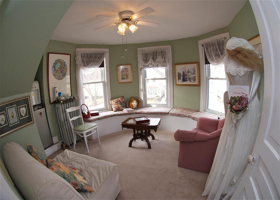 Coffee/tea facilities, Internal: Not applicable to any particular room