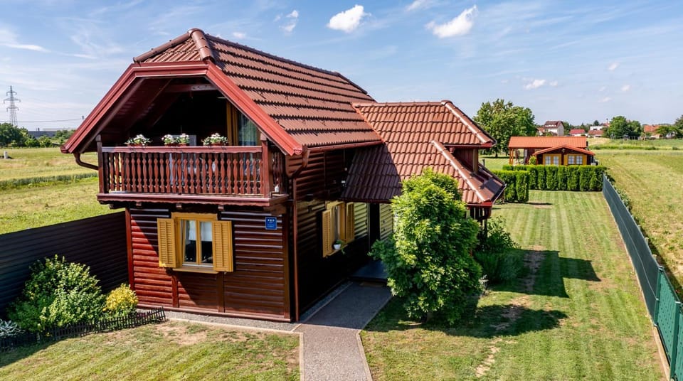 54 Green Road Varaždin House in Croatia
