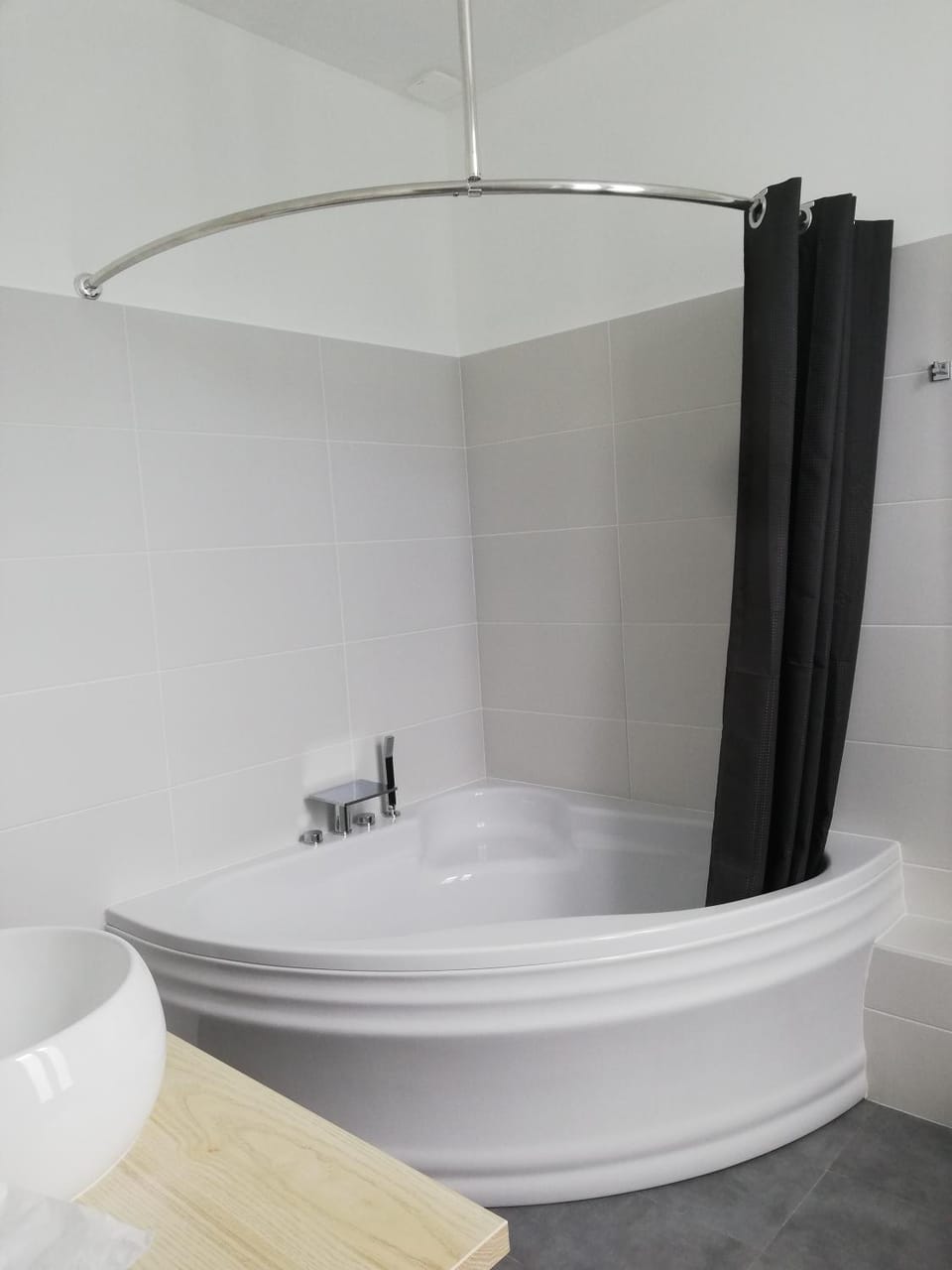 Communal lounge/ TV room, Garden, Fitness centre/facilities, Pets, Swimming pool