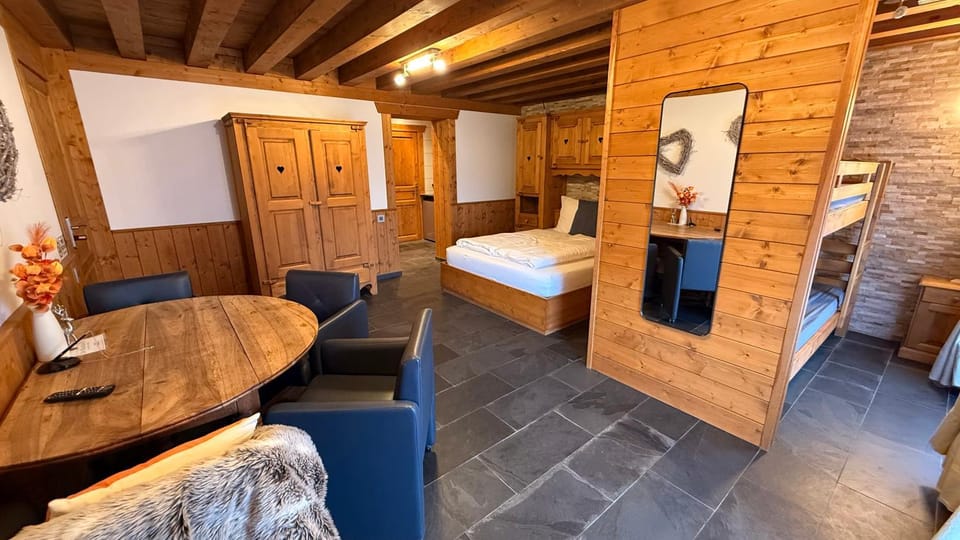 De Blockhut Bed and Breakfast in Canton of Valais
