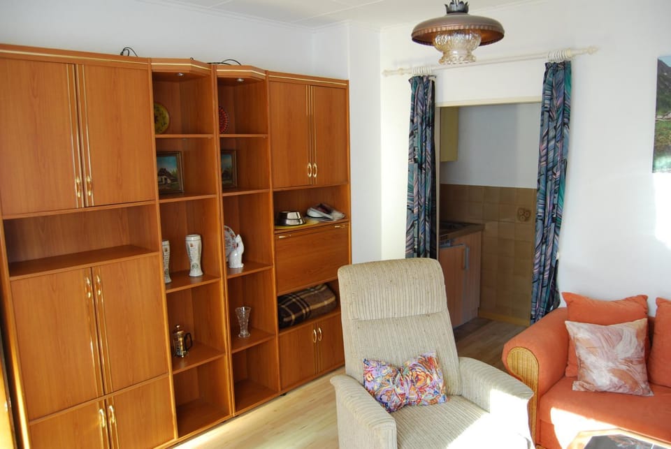 Living room, Photo of the whole room