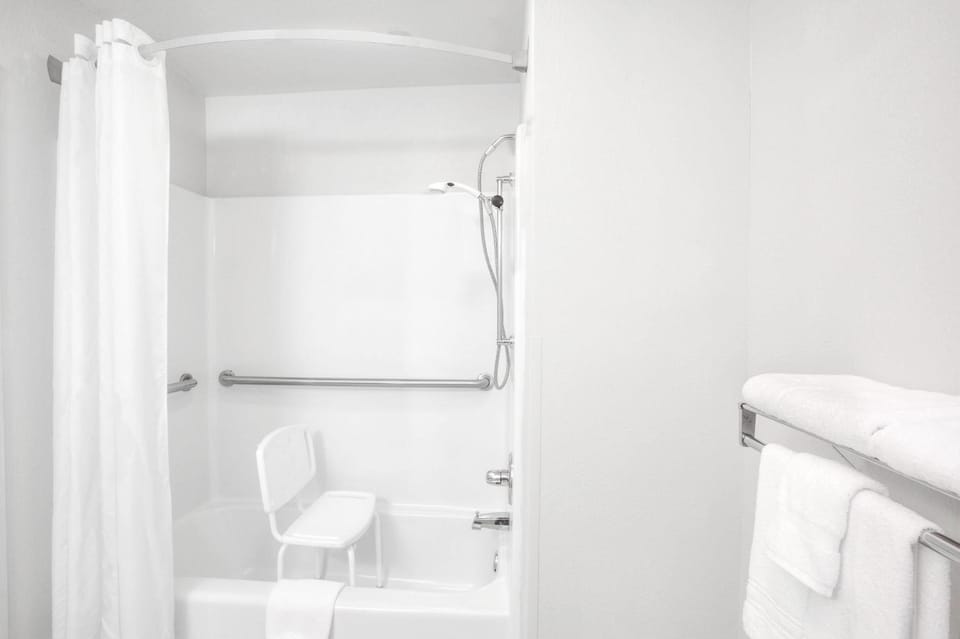 Bathroom, acessibility