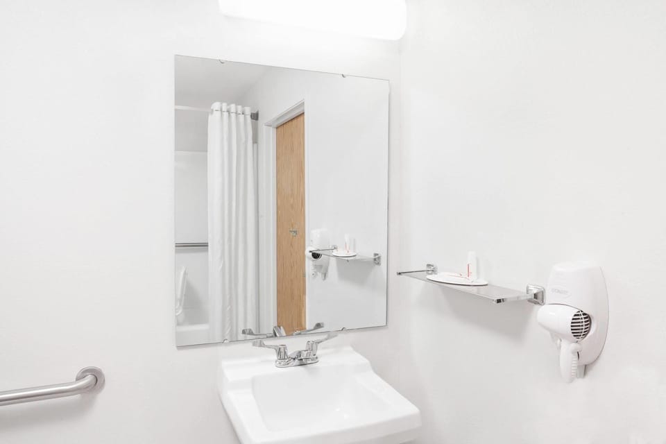 Bathroom, acessibility