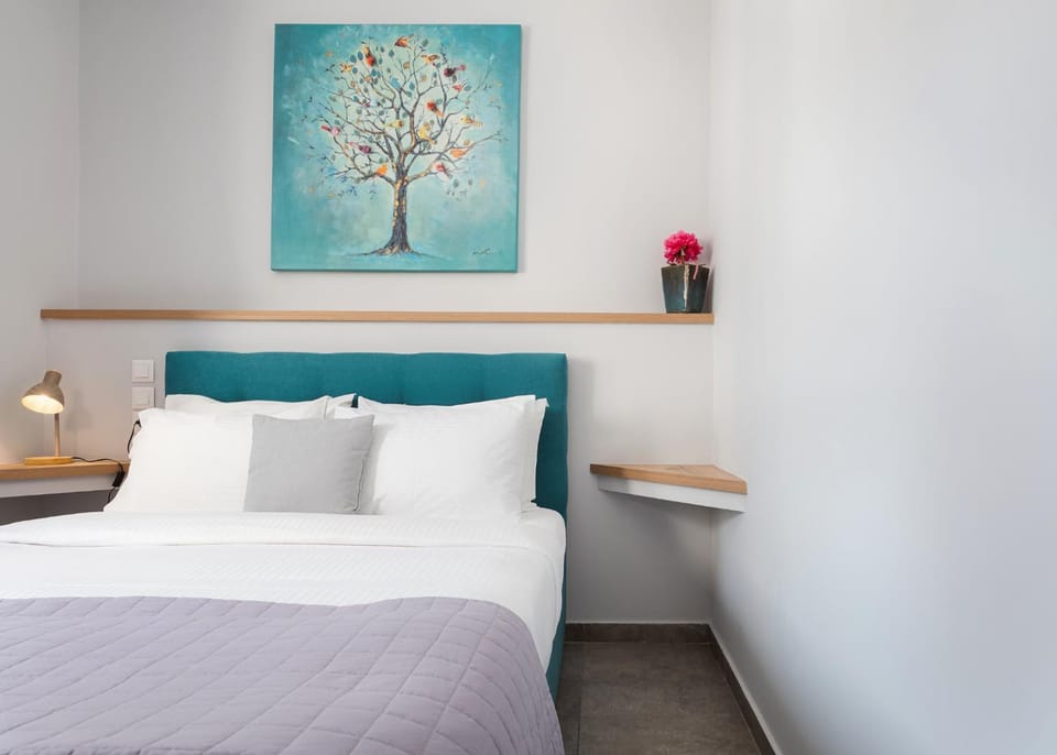 Bed, Photo of the whole room, Decorative detail, Bedroom