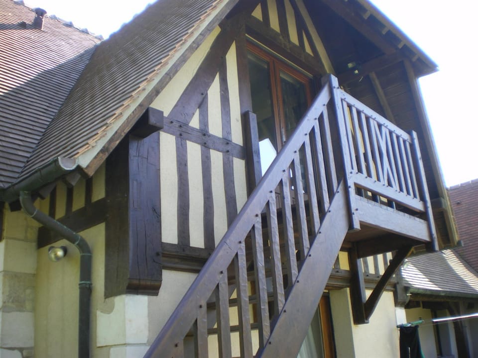 Property building, Facade/entrance, Balcony/Terrace