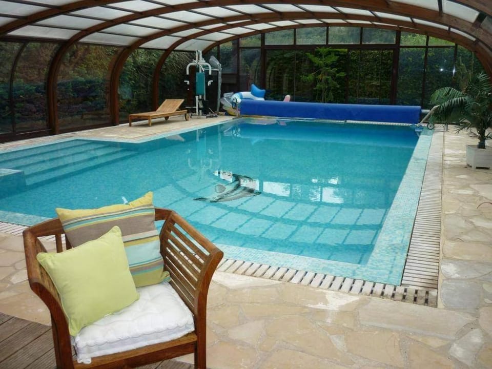 Swimming pool, Swimming pool