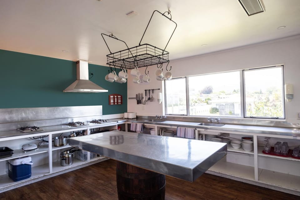Communal kitchen, kitchen