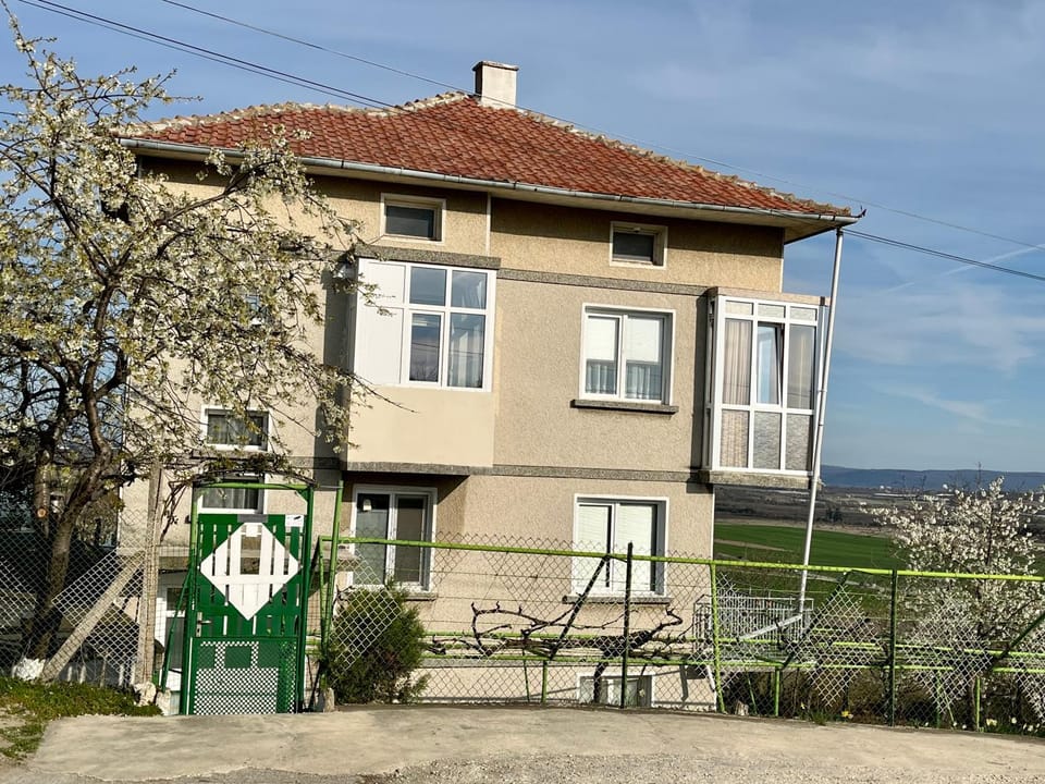 Property building, Street view