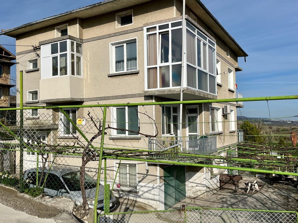 Property building, View (from property/room), Balcony/Terrace