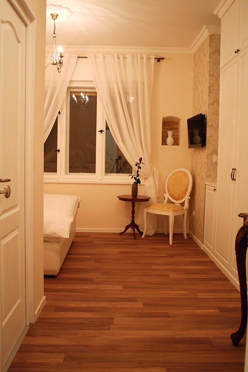 Photo of the whole room