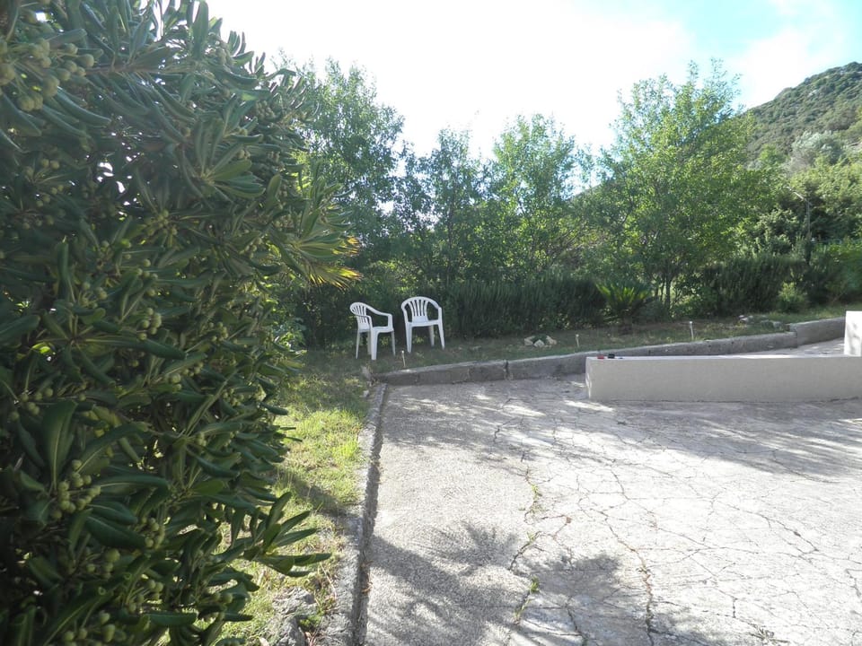 Location, children, Family