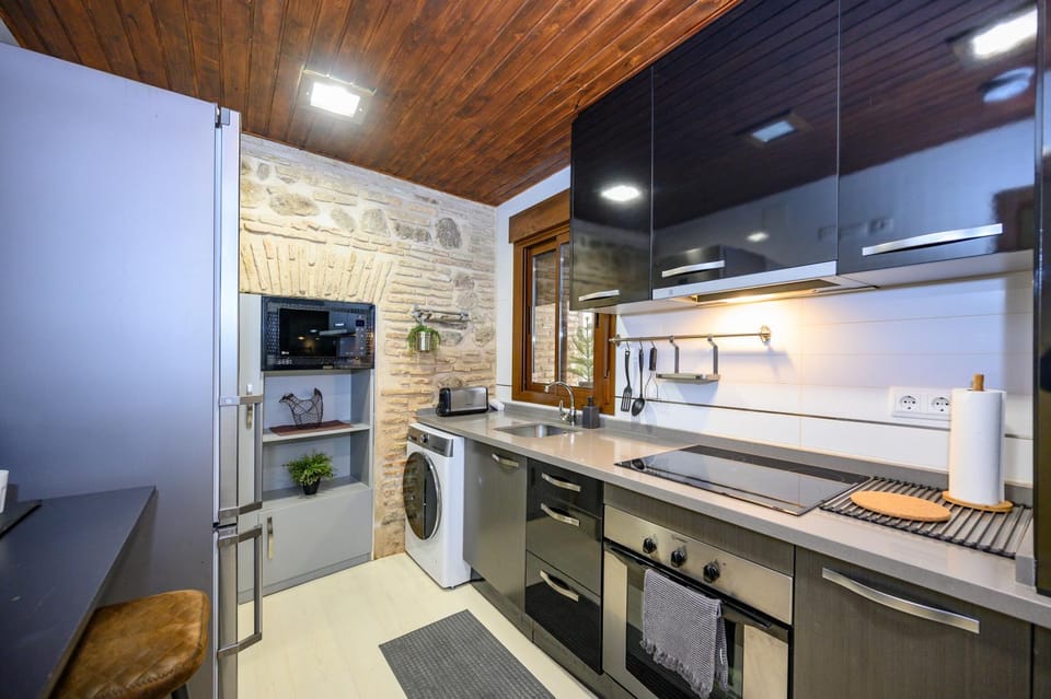 Kitchen or kitchenette, minibar, pet friendly, stove, toaster