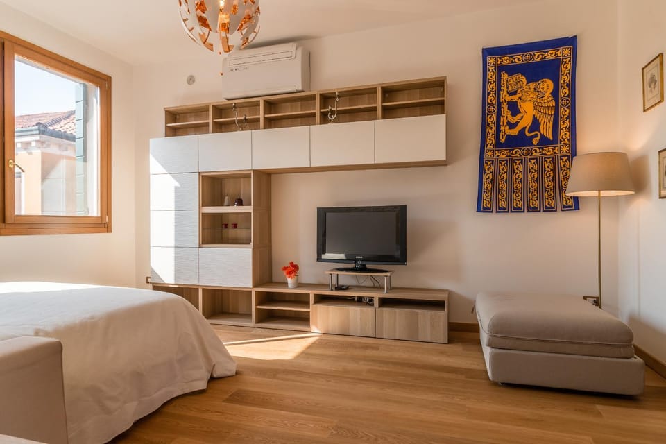Living room, Bedroom