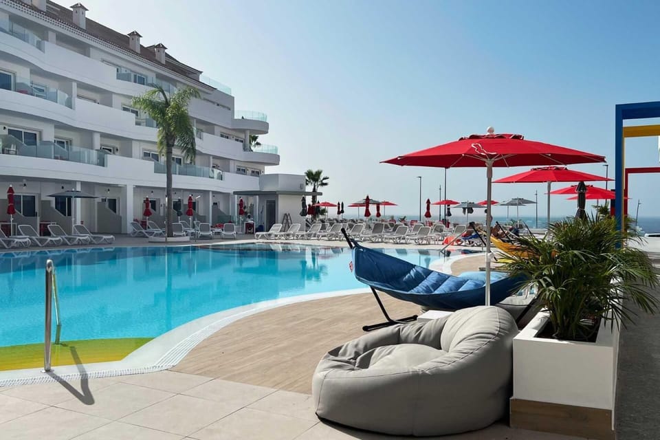 Pool view, Swimming pool
