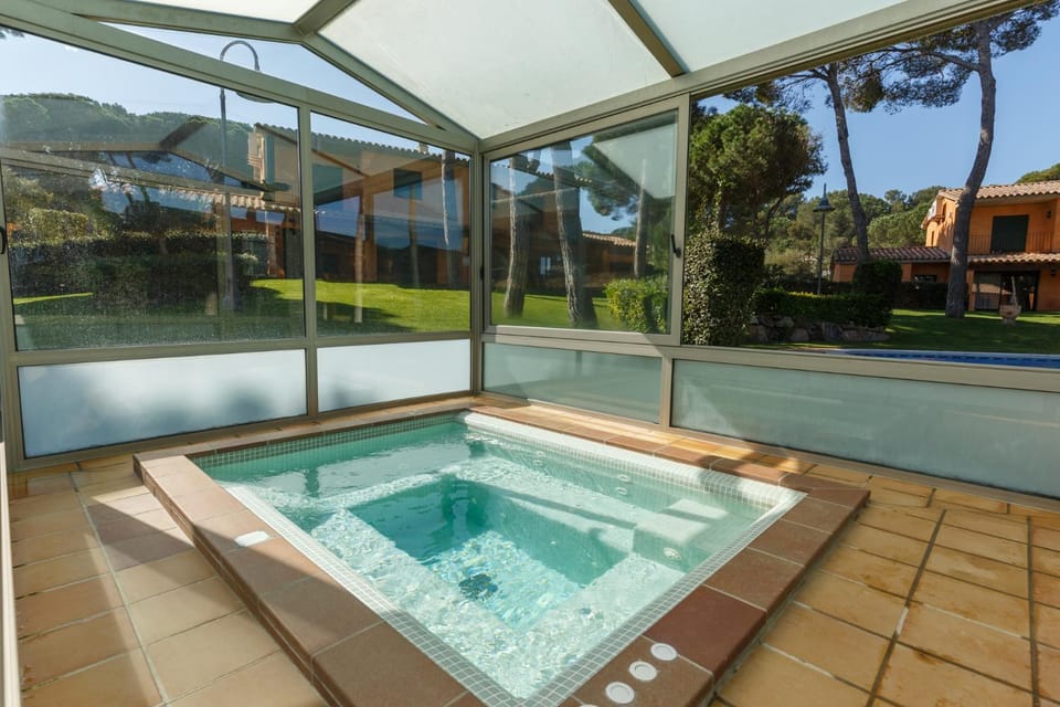 Activities, Pool view, Swimming pool