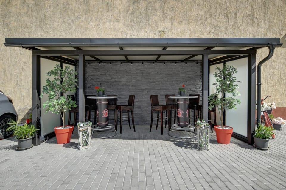 Familia Panzió & Apartmanház Győr Bed and Breakfast in Hungary