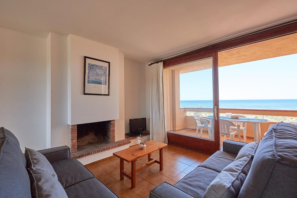 Natural landscape, TV and multimedia, Living room, Dining area, Sea view