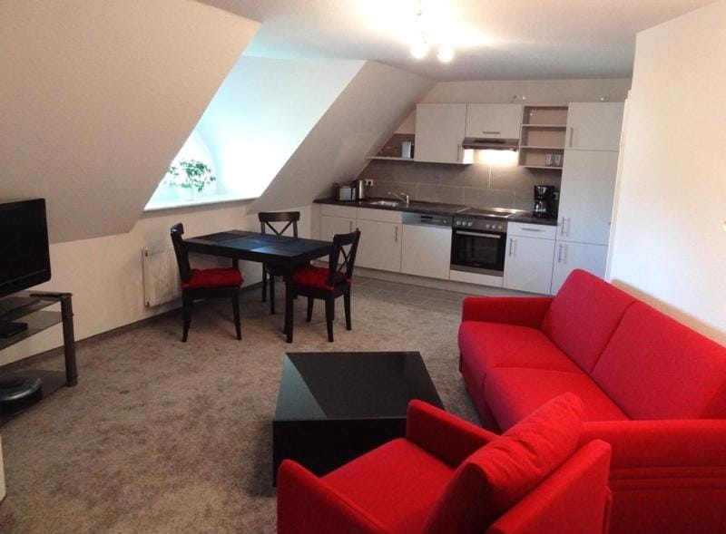 Bed, Coffee/tea facilities, Kitchen or kitchenette, Living room, Photo of the whole room, Seating area, Dining area, Bedroom