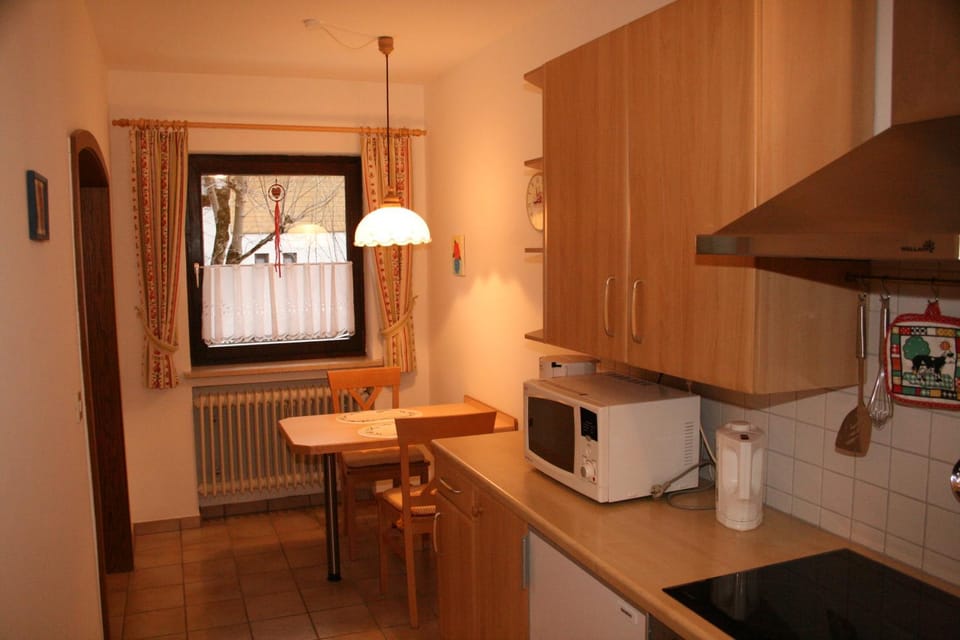 Kitchen or kitchenette, Breakfast