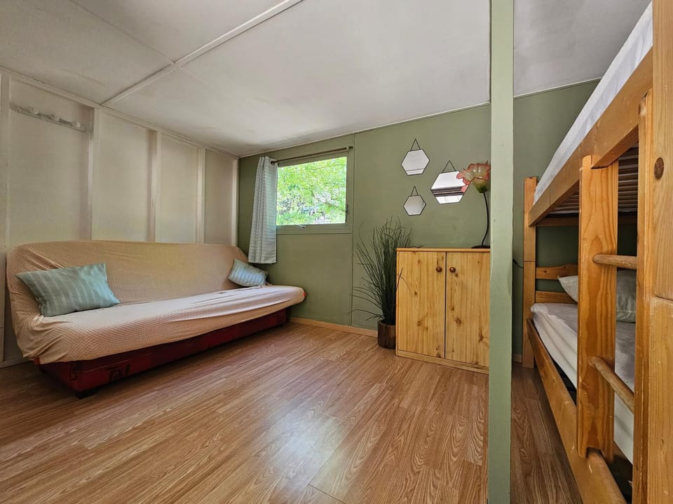 Living room, bunk bed