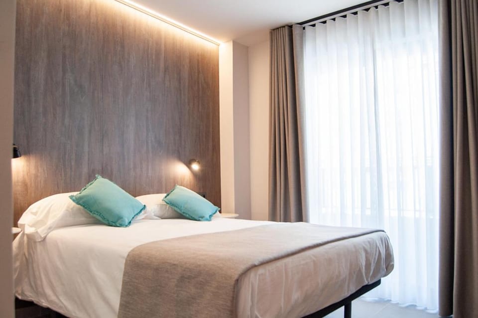 Hotel Quatre Llunes Bed and Breakfast in Santa Pola