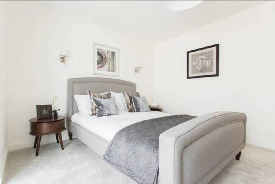 Large Three Bed Duplex Camden House in London Borough of Islington