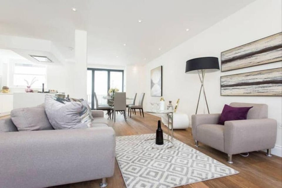 Large Three Bed Duplex Camden House in London Borough of Islington