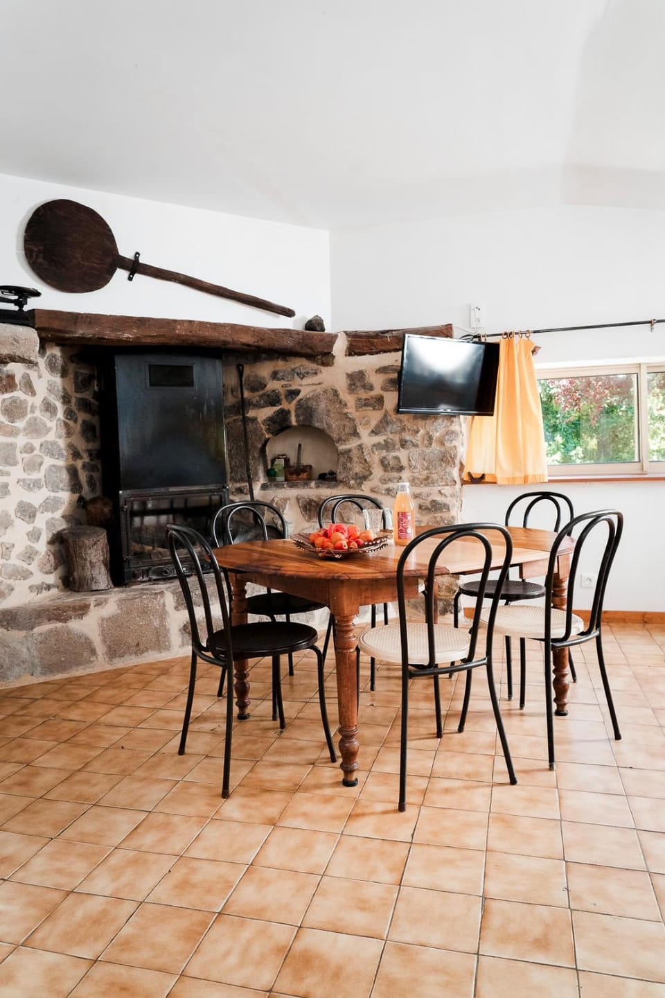 Seating area, Dining area