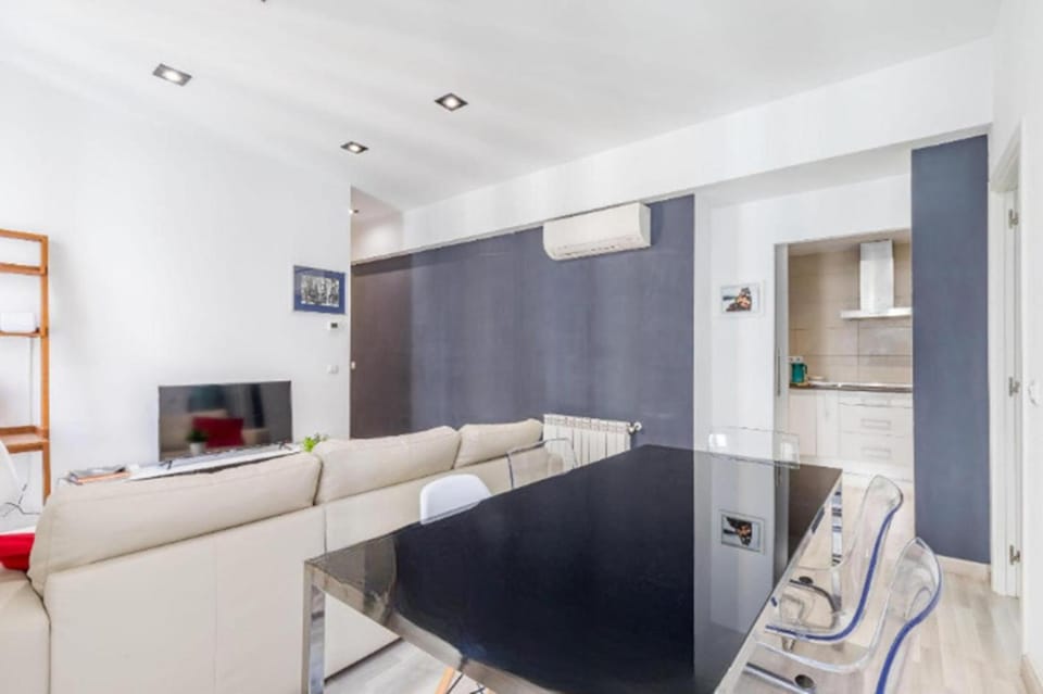 Spacious flat puerta del sol Apartment in Centro