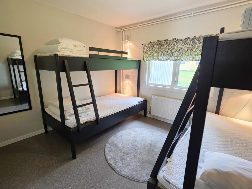 Bed, Bedroom, bunk bed
